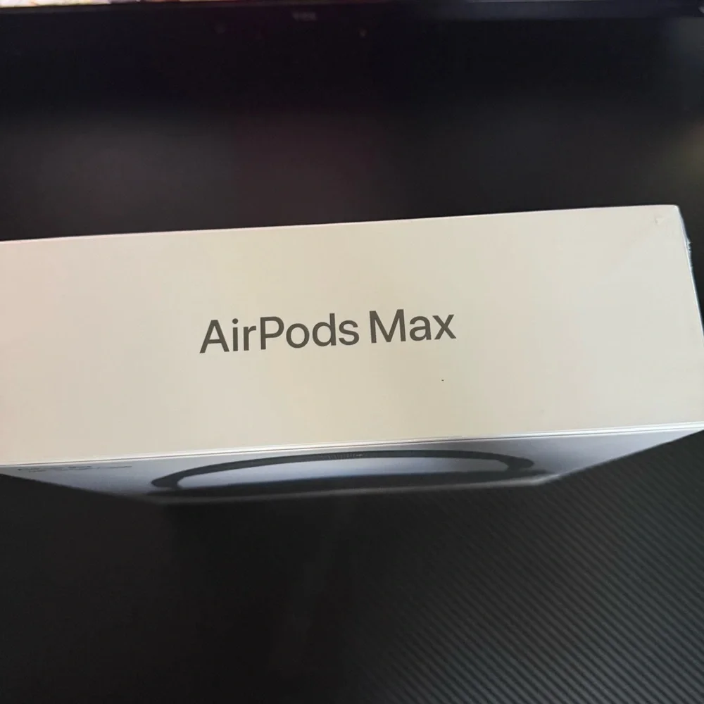 Apple AirPods Max with Smart Case - Space Gray Over-Ear Headphones